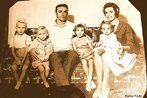 A família composta de pai, mãe e filhos é chamada de família nuclear. <br/> <br/> Palavras - chave: Instituição familiar, família, família nuclear.