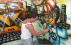 Trabalho de criação de grafitagem. <br/> <br/> Palvras-chave: grafite, indústria cultural, poder, política, ideologia.