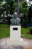 Busto de Getlio Vargas no centro da cidade de Foz do Iguau. <br/> <br/> Palavras-chave: cidades, centros urbanos, poder, ideologia, memorial, cidades, centros urbanos, poder, ideologia, memorial, Getlio Vargas, poder, ideologia.Getlio Vargas, poder, ideologia.