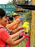 Protesto popular contra o Golpe de Estado em Honduras. <br/> <br/> Em 28 de junho de 2009, em Honduras, um pequeno pas da Amrica Central, aconteceu um retrocesso histrico, a volta ao regime de excesso proporcionado por uma ditadura militar, fato tpico no contexto da Guerra Fria dos anos 60 at aos anos 80, na Amrica Latina. <br/> <br/> Fato este que produziu uma drstica alterao poltica de carter anti-democrtico e violento neste pas, na destituio de Manuel Zelaya do cargo de presidente eleito democraticamente pelo povo hondurenho. <br/> <br/> Em franca oposio ao novo governo imposto, os movimentos de protesto nas ruas esto sendo reprimidos duramente pelo exrcito, afirmando o contrrio do que a grande mdia e a elite econmica deste pas, defensores e articuladores do Golpe de Estado apresentam. <br/> <br/> O povo, os movimentos sociais, os sindicatos, e muitas igrejas contrrias ao golpe de Estado afirmaram que em uma democracia Golpes de Estado no so ferramenta para a resoluo de conflitos, e que a violncia contra o povo atesta o carter ilegtimo do novo governo imposto. <br/> <br/> Palavras-chave: poder, poltica, ideologia, movimentos sociais, golpe de estado, ditadura, direitos polticos, democracia, Honduras, imperialismo.