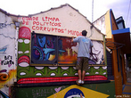 limpem a cidade dos polticos corruptos, o grafite a servio de uma conscincia poltica. <br/> <br/> Palavras-chave:cultura, poder, poltica, ideologia, direito, cidadania.