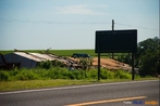 Acampamento do MST em beira de estrada na regio de Ponta Grossa em 2008, ao redor, grandes latifndios de soja. <br/> <br/> Palavras-chave: direito, cidadania, movimentos sociais, MST, Paran, Ponta Grossa, Latifndio, 