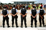 Lideranas Indgenas do 3 Acampamento Terra Livre, fazem protesto em frente ao Palcio do Planalto -Braslia.  <br/> <br/> Palavras-chave: ndios, protesto indgena, protesto, Braslia.